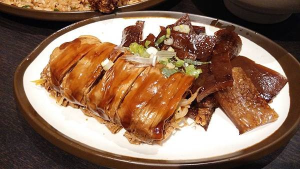 黑殿飯店