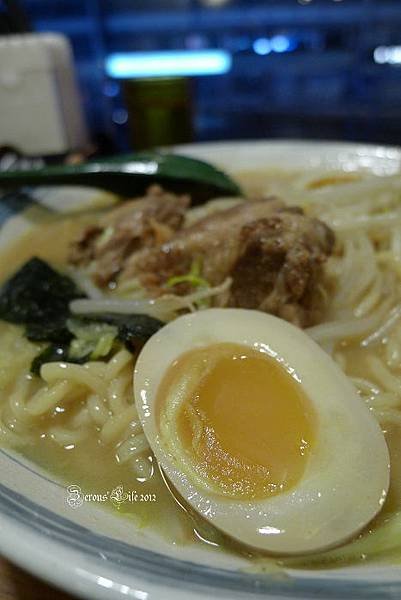 黃金蛋VS冠軍拉麺