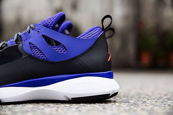 a-closer-look-at-the-jordan-brand-flight-runner-7