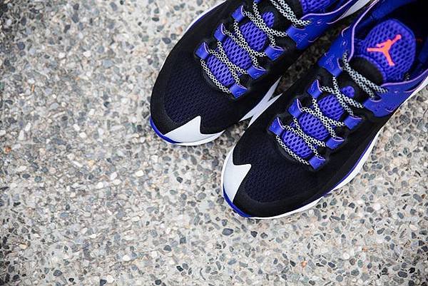 a-closer-look-at-the-jordan-brand-flight-runner-3