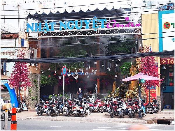 Cafe Nhật Nguyệt Garden