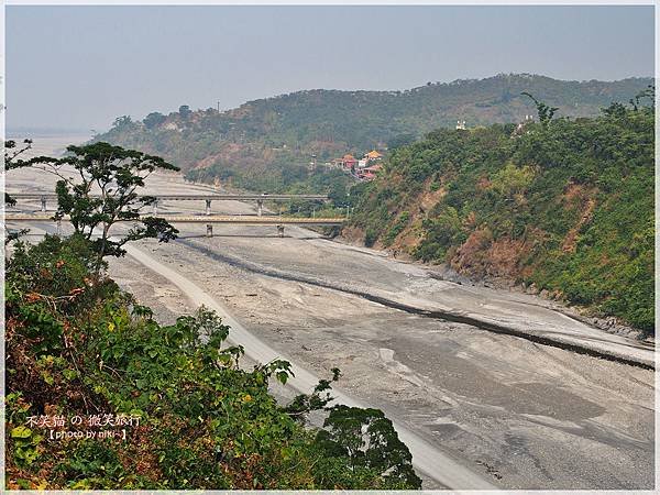 山川琉璃吊橋