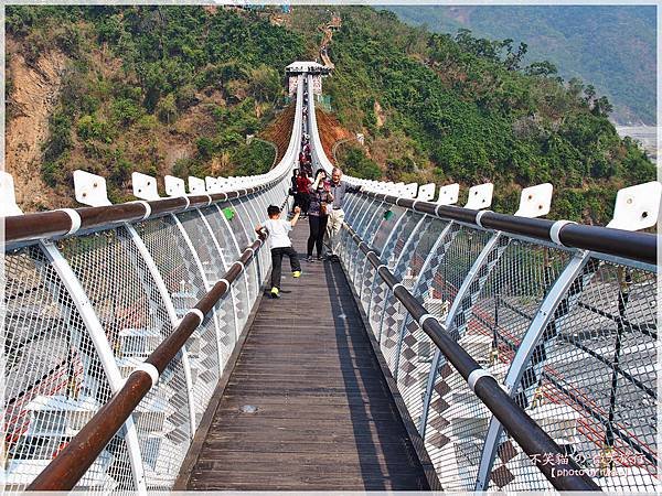 山川琉璃吊橋