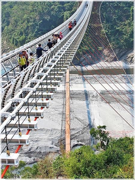 山川琉璃吊橋