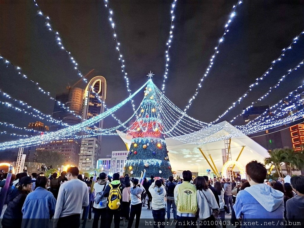 高雄河堤漫旅 自立館：一次滿足中央公園巨大聖誕裝置、魷魚遊戲