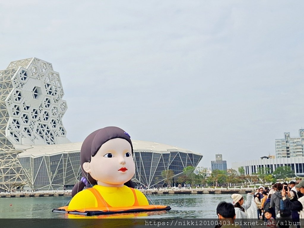 高雄河堤漫旅 自立館：一次滿足中央公園巨大聖誕裝置、魷魚遊戲
