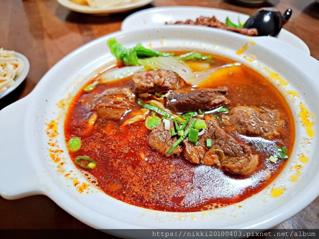 國父紀念館站必吃排隊美食！清真中國牛肉麵 榮獲米其林必比登推