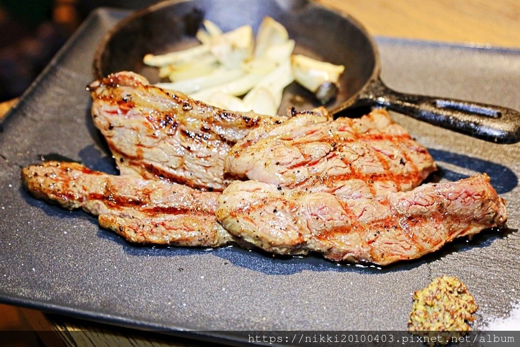 城市怪獸牛排：淡水親子用餐新選擇，平價享受飯店級牛排！自助吧