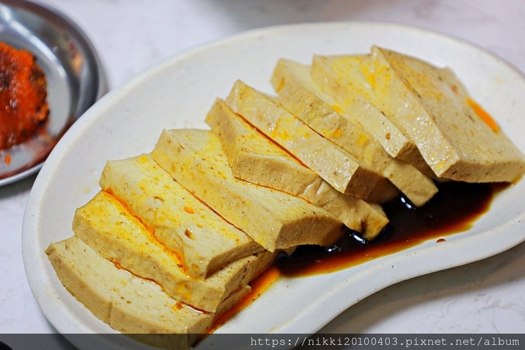 【三重牛肉麵推薦】二木牛肉麵：紅燒湯頭濃郁，免費飲料喝到飽！