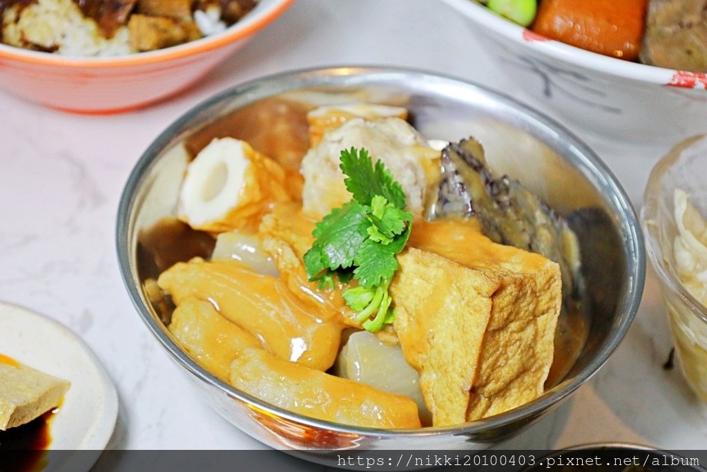 【三重牛肉麵推薦】二木牛肉麵：紅燒湯頭濃郁，免費飲料喝到飽！