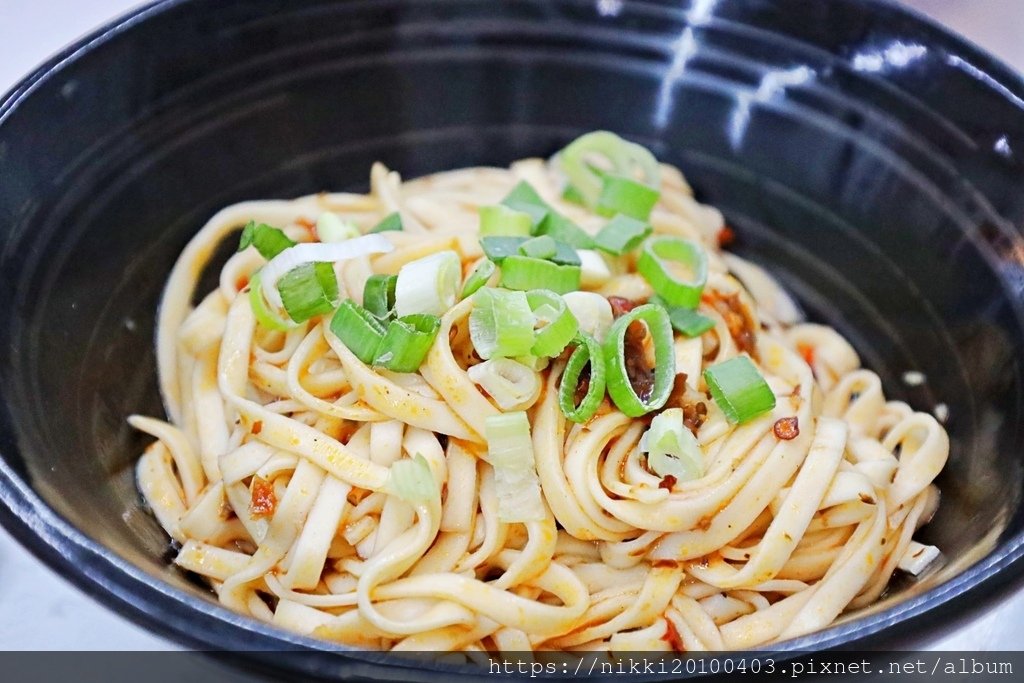 【三重牛肉麵推薦】二木牛肉麵：紅燒湯頭濃郁，免費飲料喝到飽！