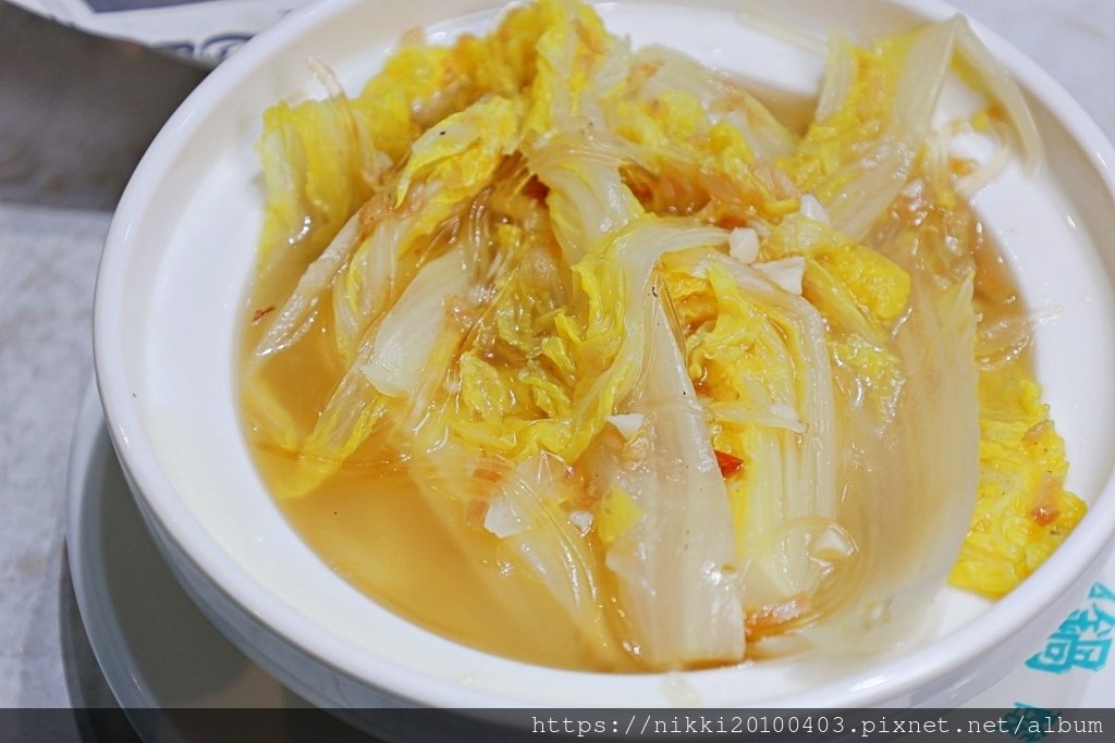 狂一鍋酸菜魚西門店｜哇！還沒開賣就滿滿排隊人潮！集團精心籌畫