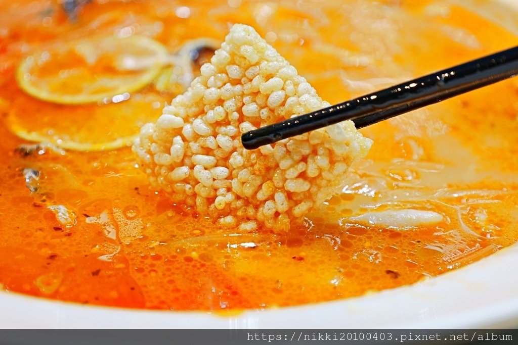 狂一鍋酸菜魚西門店｜哇！還沒開賣就滿滿排隊人潮！集團精心籌畫
