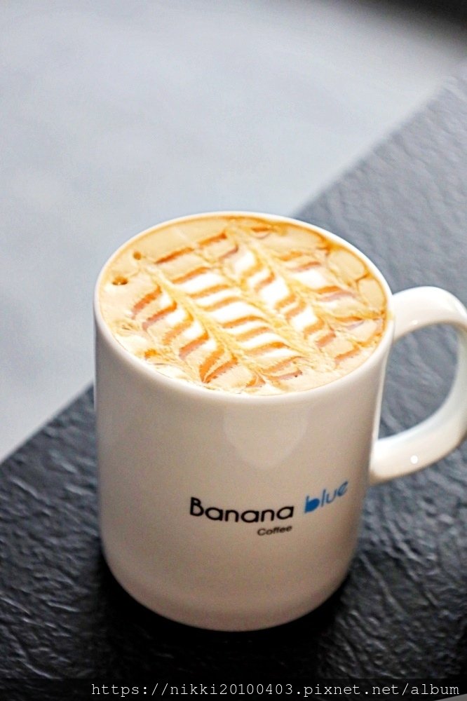 士林不限時咖啡廳｜Banana Blue Coffee：網美
