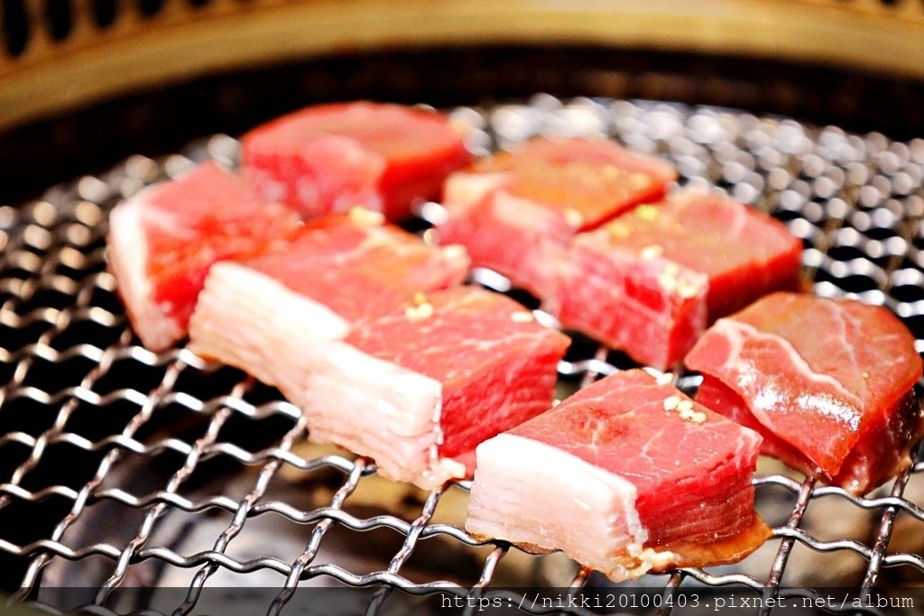 【台中高級燒肉推薦】敘禾燒肉｜美術館旁高級燒肉，桌邊服務、頂