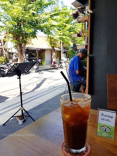 Bali Legian 27 cafe.jpg