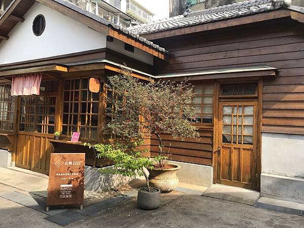 【龍山寺】龍山寺美食(陳記麵線、阿萬油飯、金好吃花枝羹、柳州