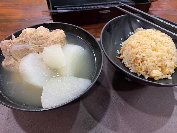 【龍山寺】龍山寺美食(陳記麵線、阿萬油飯、金好吃花枝羹、柳州