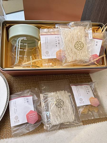 禮盒開箱 ＃采立軒馬來西亞精緻燕窩2入組 &amp;  采立軒煥顏盅