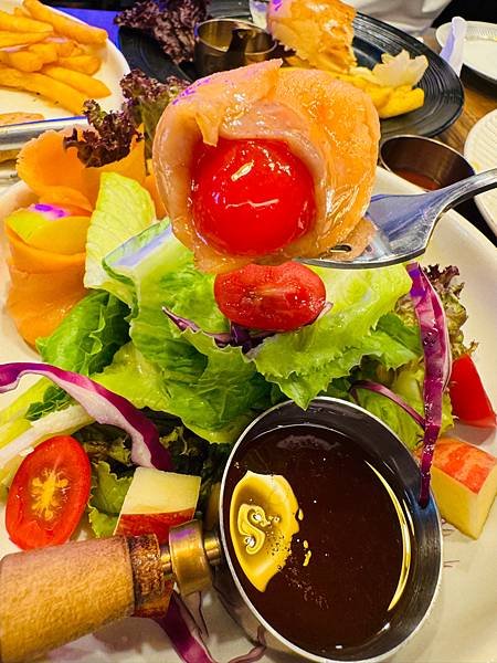 「林斯漢堡Lins Burger」台北信義區美食推薦、 道地