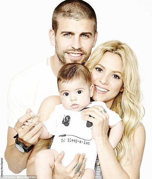 article-2421043-1B8EC59F000005DC-329_634x749