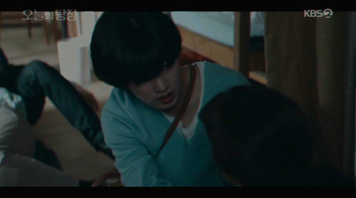 EP10_01.gif