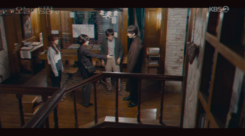 EP16_02.gif