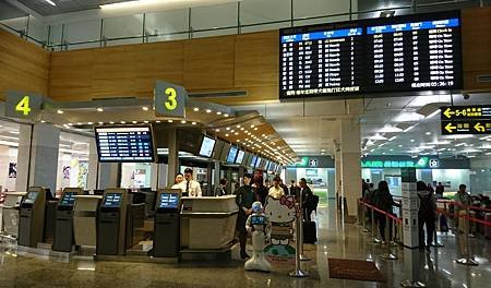 エバー航空チェックインカウンター