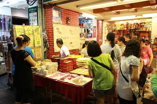 【新莊中秋月餅】老順香糕餅店-百年餅店，永恆不謝