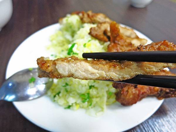 【永和美食】五草車中華食館-超大美味排骨炒飯