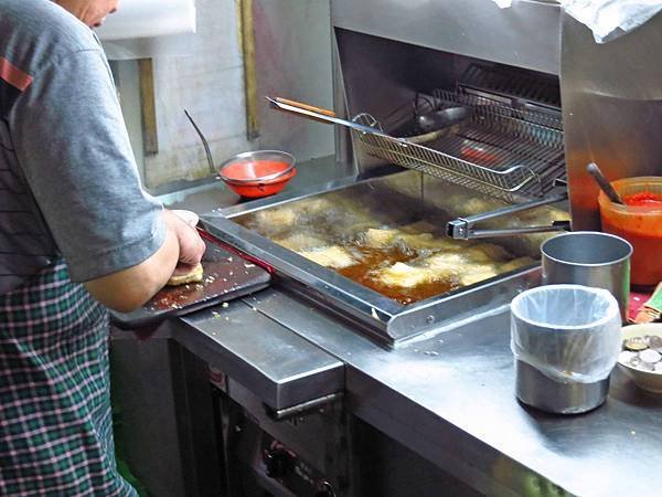 【三重美食】懷念泡菜臭豆腐-外酥內軟的臭豆腐