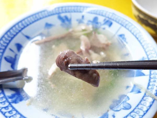 【新莊美食】中義街烏醋麵-超隱藏版排隊麵攤