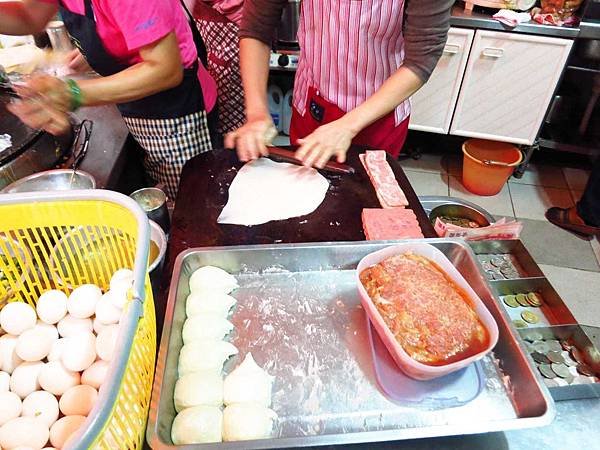 【宜蘭美食】力行街早餐店-烤肉豆芽蛋餅