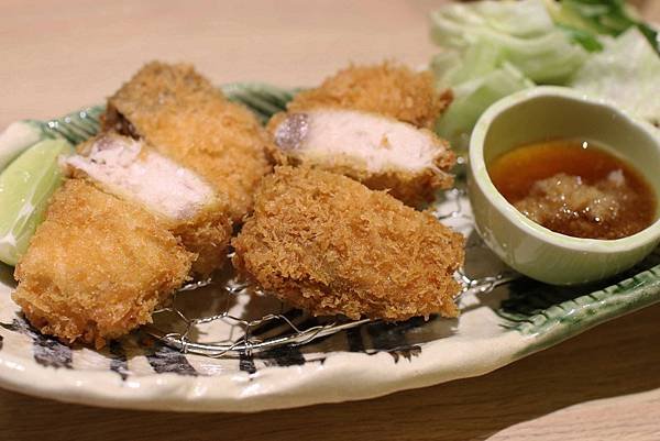 【桃園林口美食】林口三井outlet-超人氣日本靜岡勝政日式豬排、安普蕾修伴手禮