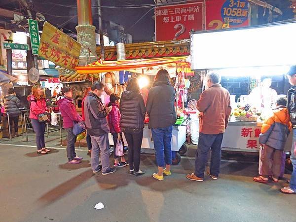 【蘆洲美食】胖阿姨碳烤-夜市裡的超人氣炭烤店