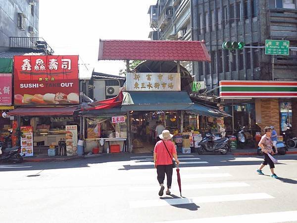 【台北萬華美食】阿婆油飯-食尚玩家推薦40年老店