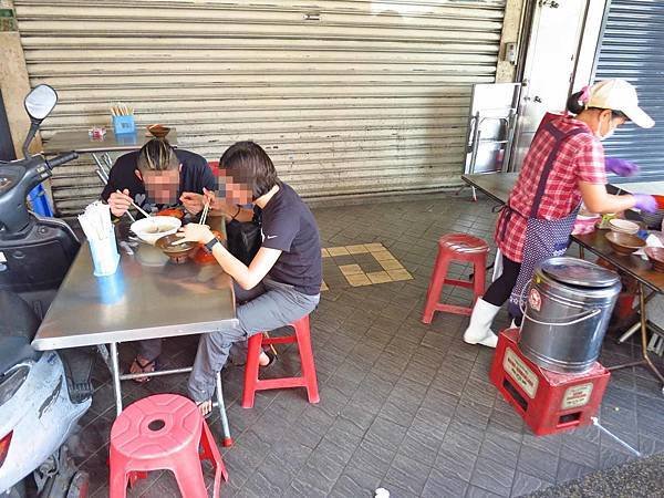 【台北萬華美食】廣州街鮮魚湯-新鮮的鱸魚湯