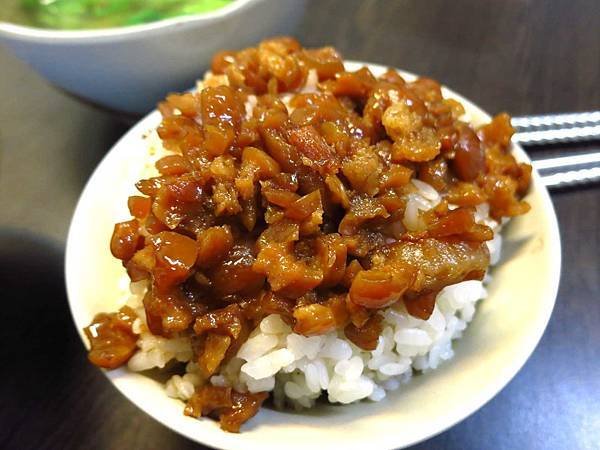 【桃園】滷肉方控肉飯-充滿膠質黏稠的魯肉飯