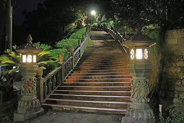 【台北旅遊】碧山巖夜景-遠望美麗的101夜景一日遊