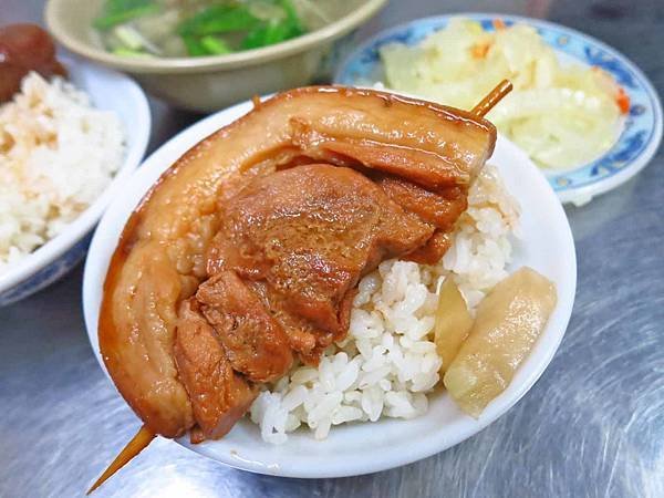 【彰化美食】A古爌肉飯-香腸飯比爌肉飯更推