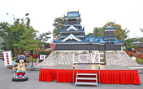 【台中二天一夜旅遊】必玩十大特色觀光景點、好玩的行程規劃、包車自由行