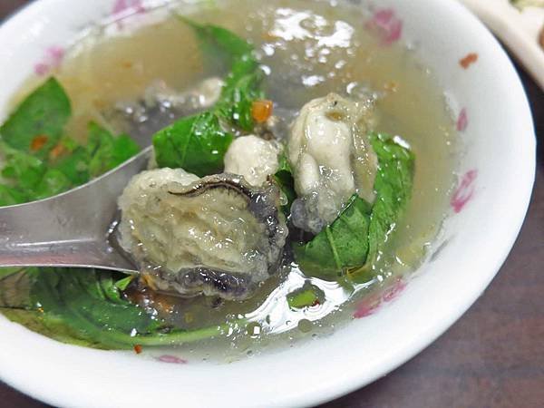 【萬華美食】西園橋下蚵仔湯-美味的壽司與蚵仔湯