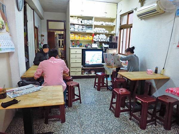 【淡水美食】姐妹中西式早點-淡江大學學生才知道的爆漿早餐