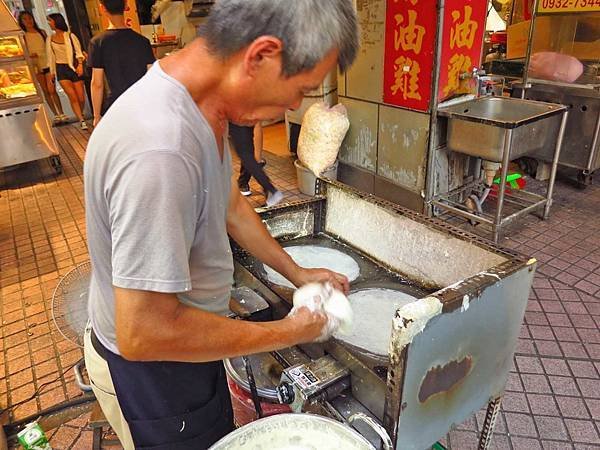 【桃園美食】旺仔潤餅-桃園火車站的超人氣銅板美食