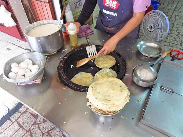 【桃園美食】桃鶯路無名手工蛋餅-附近人才知道的隱藏版早餐店