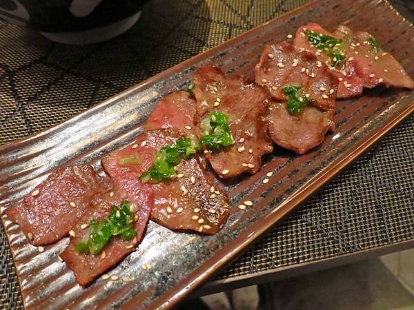 【台北美食】饗饗-干貝、握壽司、牛舌等高級食材無限量吃到飽