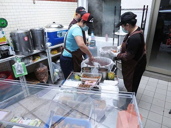 【台北美食】台大黑飯糰-附近學生最愛的早餐店之一