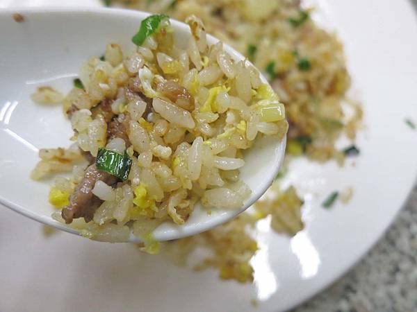 【台北美食】中華牛肉麵-美噴噴的沙茶黃牛肉炒飯