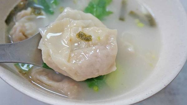 【台北美食】開泰美食-便宜美味又大顆的餛飩湯美食