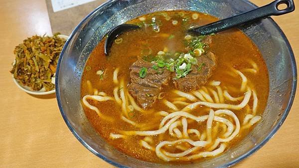 【台北美食】志明牛肉麵-有得過牛肉麵節獎項的牛肉麵店